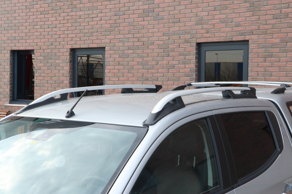 PB015 - FALCON SILVER PORT BAGAJ