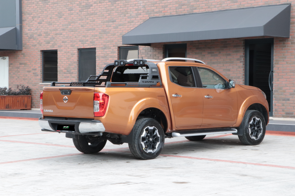 RB049- DIAMOND LED ROLLBAR